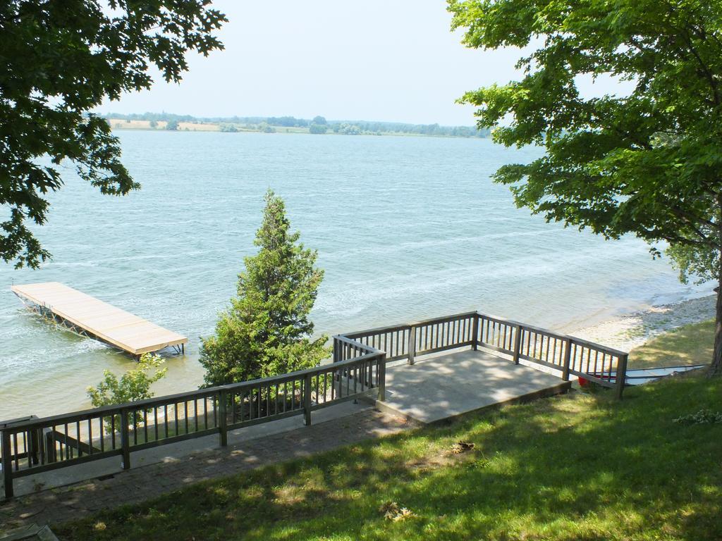 Sandbanks Summer Village Cottages Cherry Valley Extérieur photo