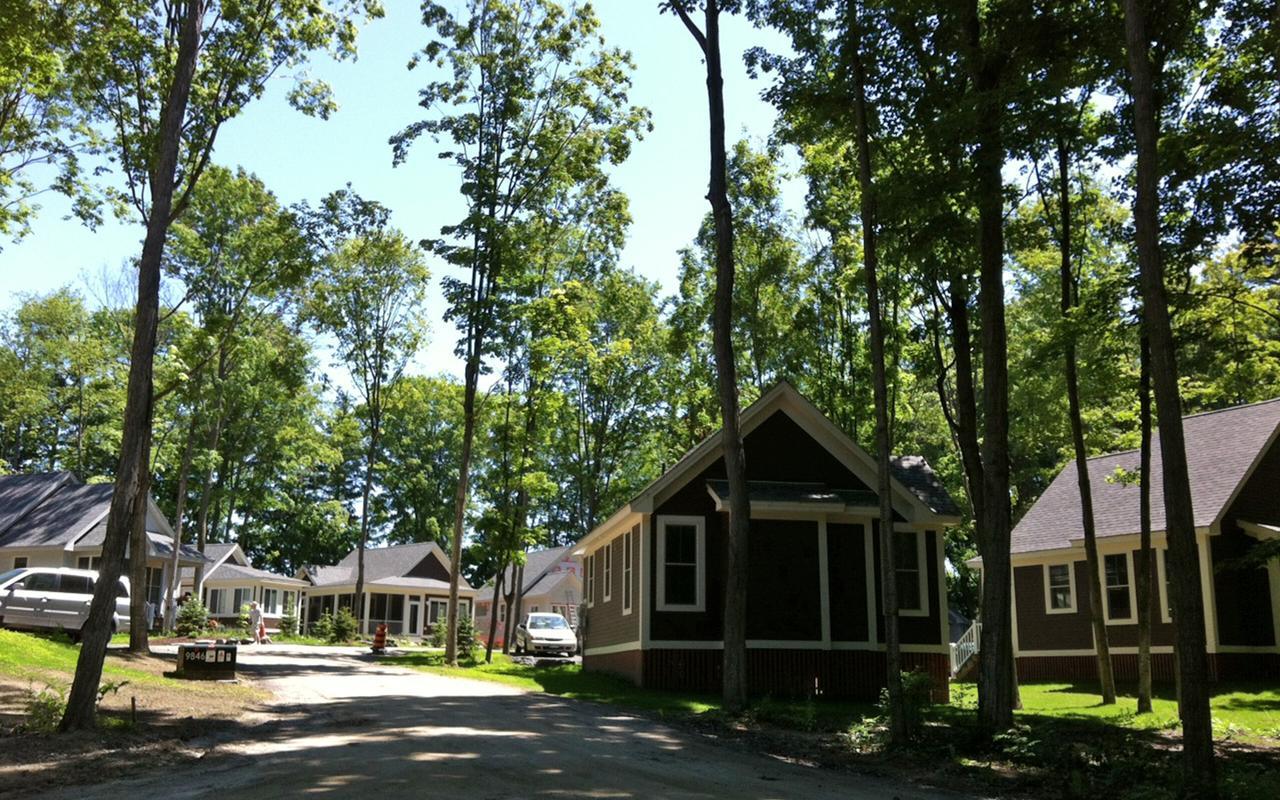 Sandbanks Summer Village Cottages Cherry Valley Extérieur photo