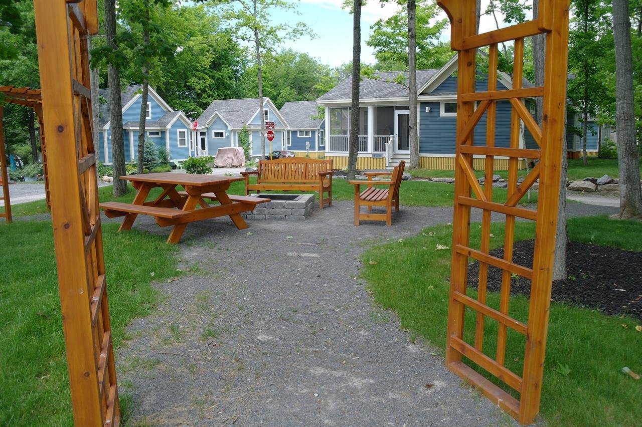 Sandbanks Summer Village Cottages Cherry Valley Extérieur photo