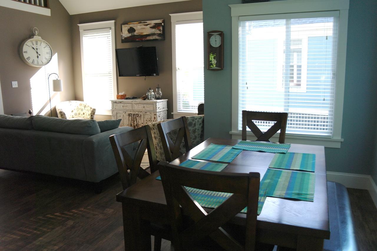 Sandbanks Summer Village Cottages Cherry Valley Extérieur photo